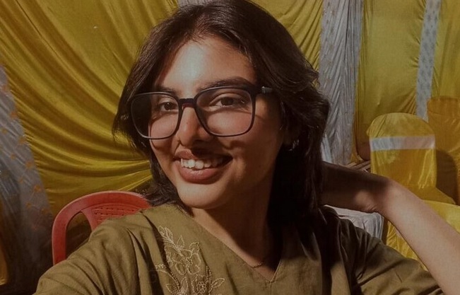 Rare boob show selfies of cute Indian girlfriend 1