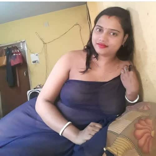 Red sexy Hot Bhabhi pics collection 1