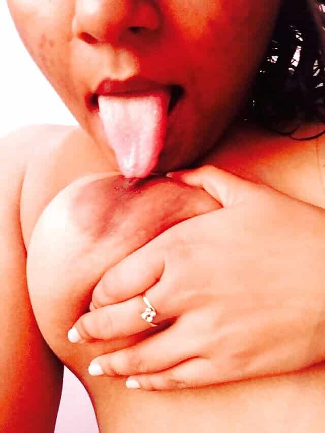 Seductive young Maldives girl nude pics 12