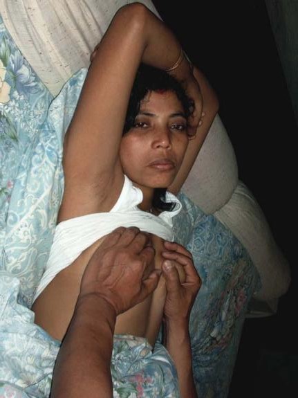 Sex pictures of a desi house wife enjoying a hardcore home sex session 3