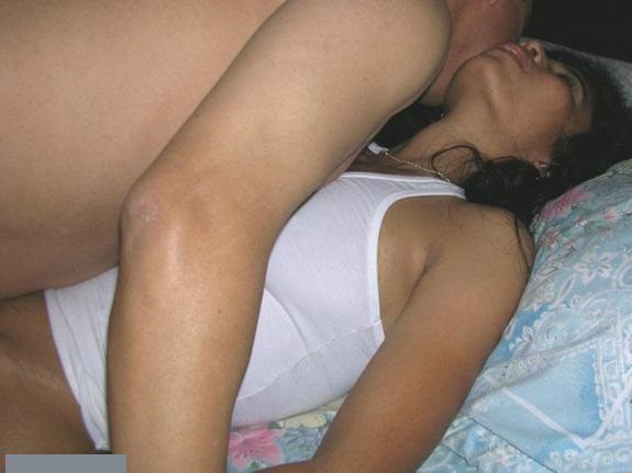 Sex pictures of a desi house wife enjoying a hardcore home sex session 8
