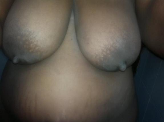 Sex pictures of desi bhabhi’s showing off and seducing with their big boobs 4