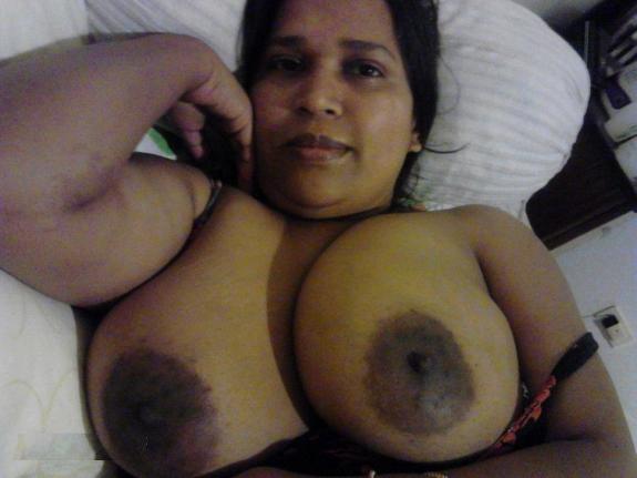 Sex pictures of desi bhabhi’s showing off and seducing with their big boobs 6