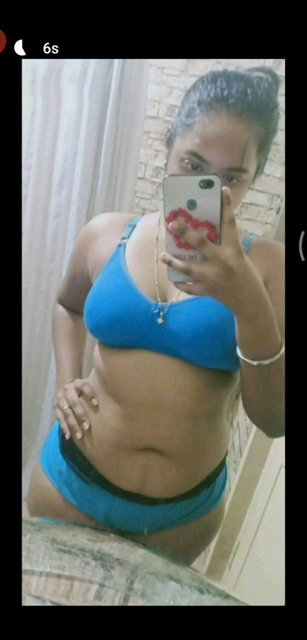 Sexiest Bengaluru girl nude selfie clicks 8