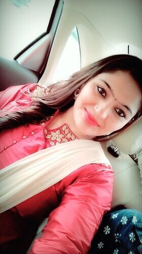 Sexy ass Delhi girl topless photos shared online 1