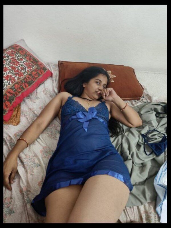 Sexy ass YouTuber wife naked for sex with husband 5