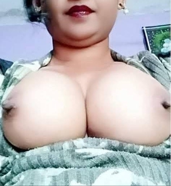 Sexy Bhabhi nude pics for your masturbation pleasure 3