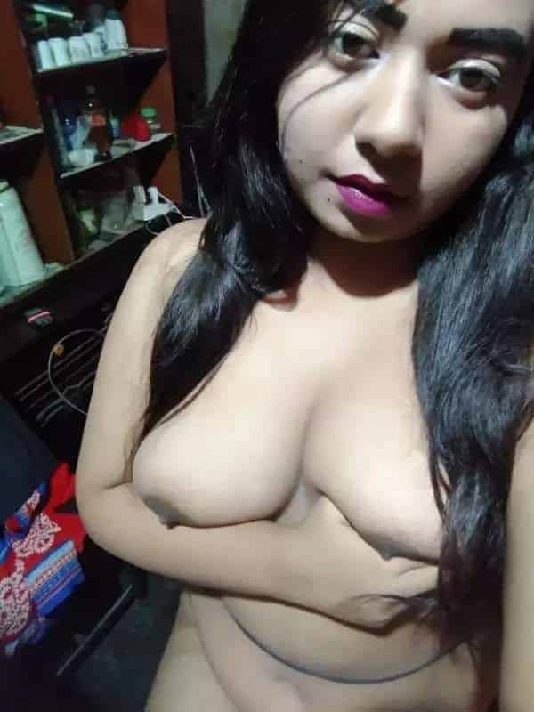 Sexy chubby girl leaked pics 1