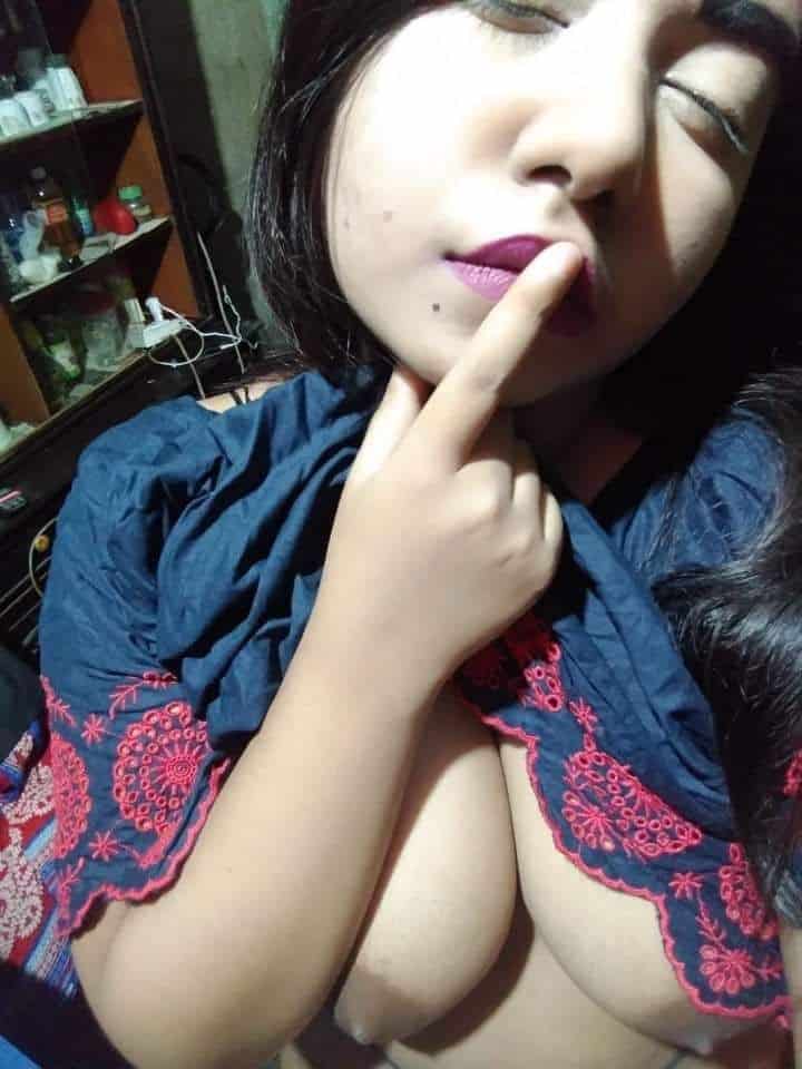 Sexy chubby girl leaked pics 4