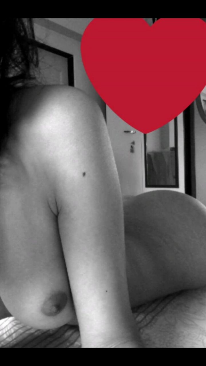 Sexy college girl Ananya teasing and seducing with her sexy figure 9