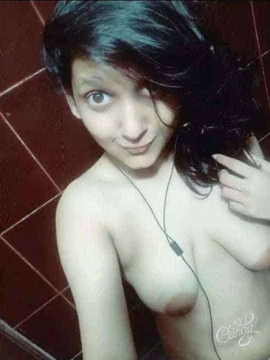 Sexy college girl pics for your dick’s pleasure 3