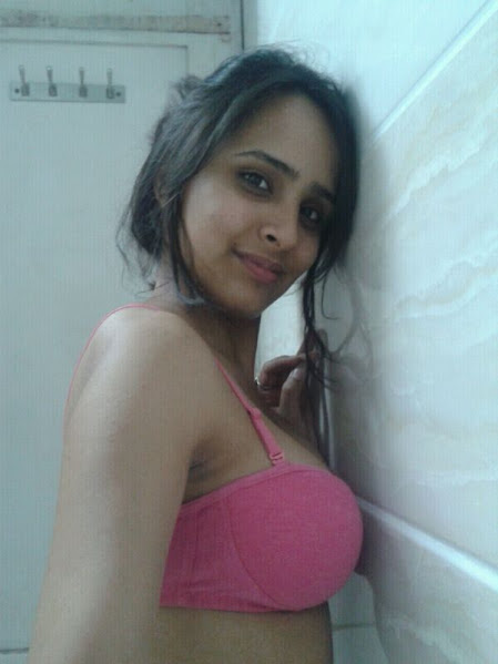 Sexy Desi Indian college girl from Hyderabad nude picture collection 1