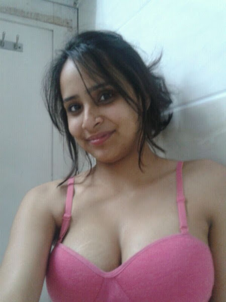 Sexy Desi Indian college girl from Hyderabad nude picture collection 8