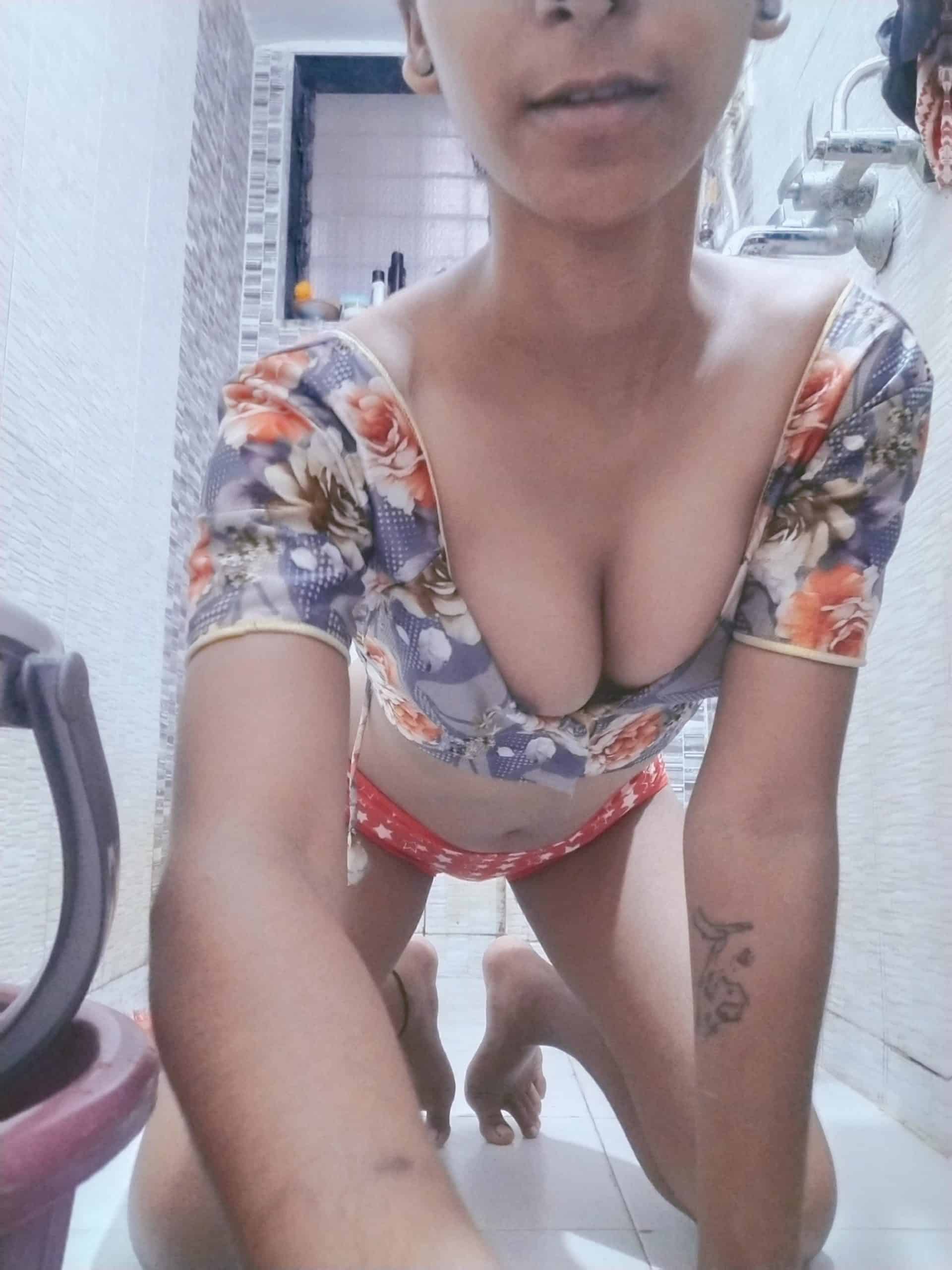 Sexy Desi teen photos going viral on the net 1