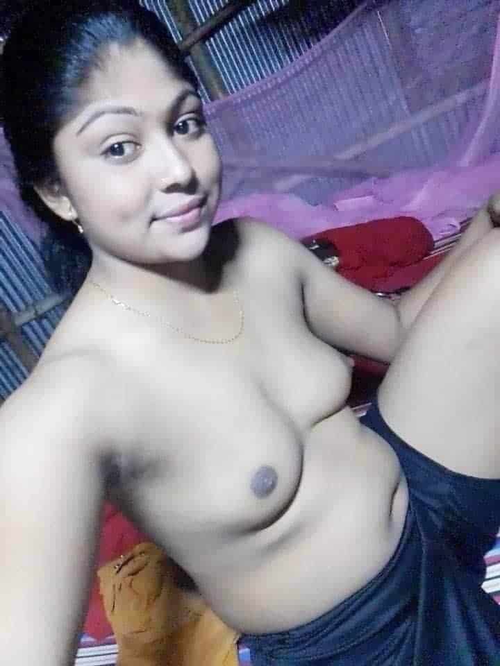 Sexy Desi village girl nude selfie pics 1
