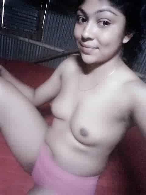 Sexy Desi village girl nude selfie pics 3