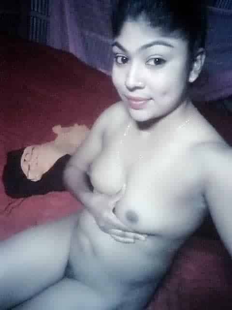 Sexy Desi village girl nude selfie pics 4