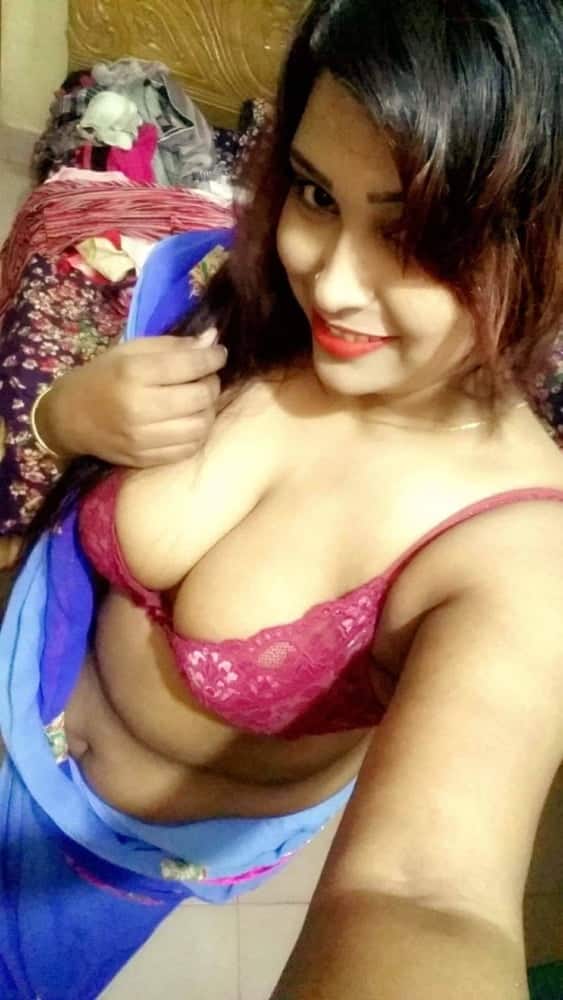 Sexy horny busty wife pics 4