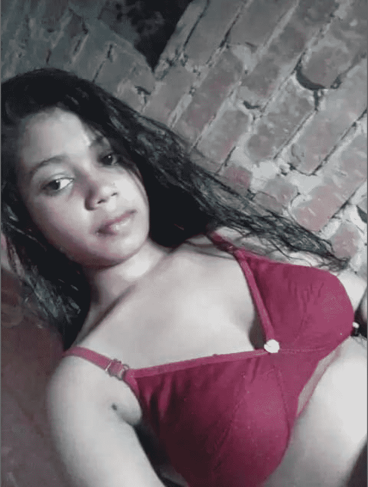 Sexy hot Bangladeshi GF nude photos 3