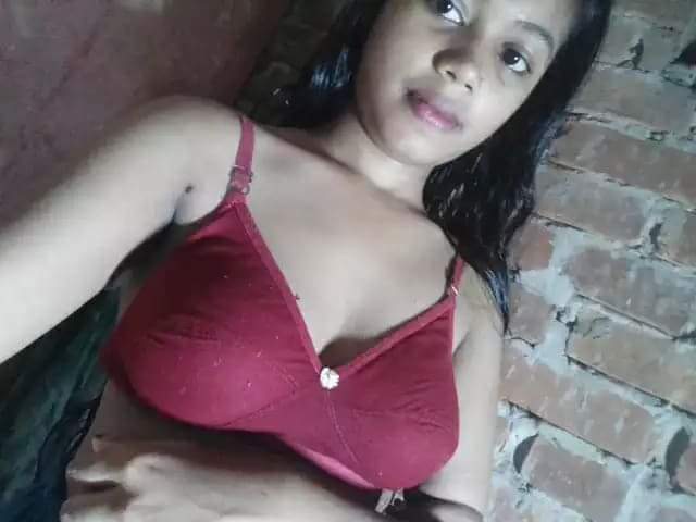 Sexy hot Bangladeshi GF nude photos 4