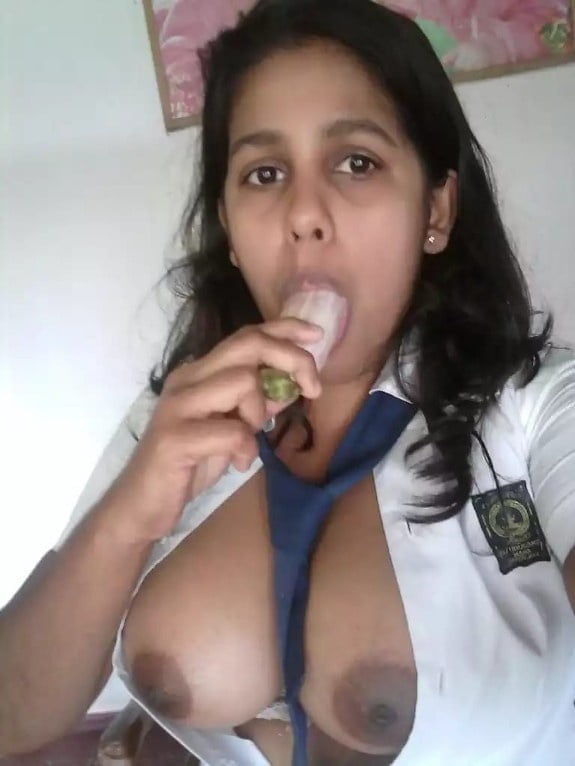 Sexy Indian boobs show on selfie cam 1