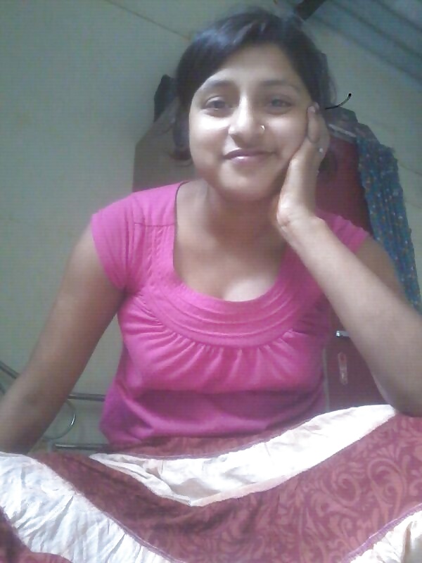 Sexy Indian college girl exposing herself on cam 1