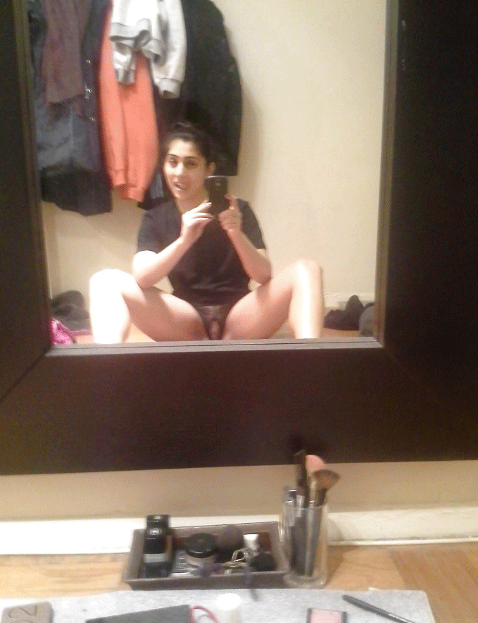 Sexy Indian college girl nude selfie photos 7