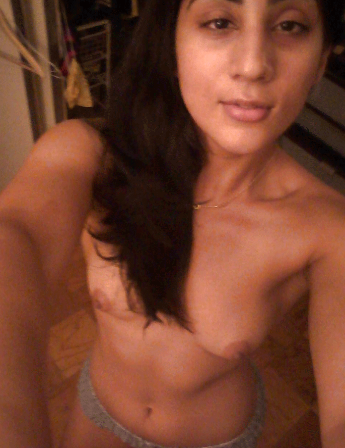 Sexy Indian college girl nude selfie photos 9