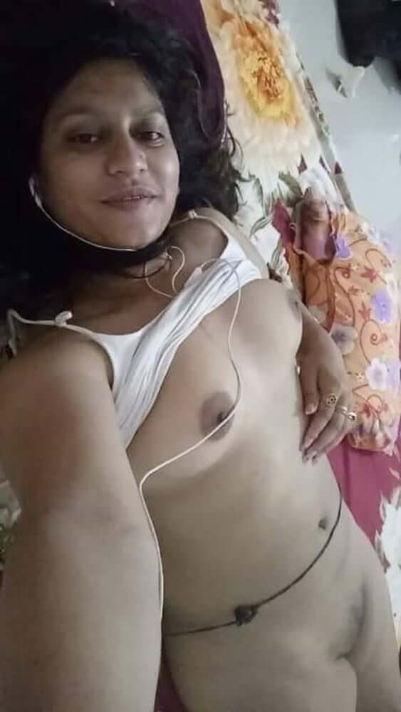 Sexy Indian girl images to rock your masturbation session 2