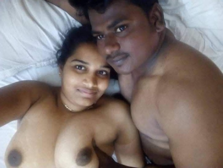 Sexy Indian girl nude in hotel with boyfriend 10