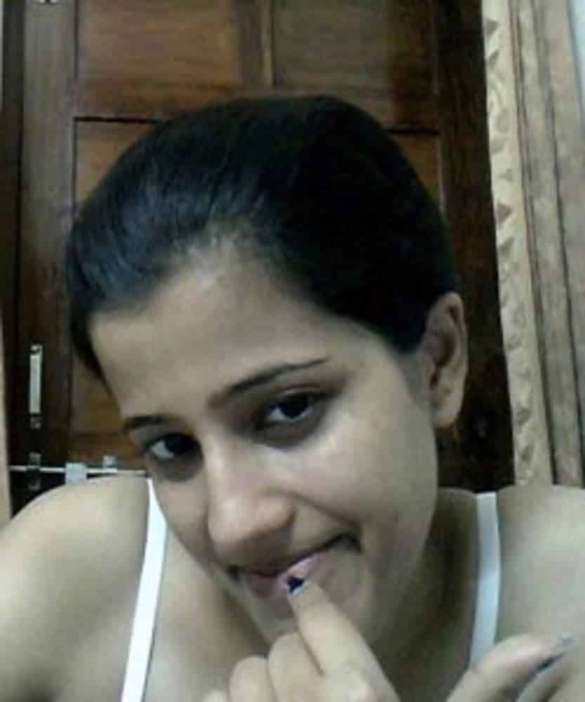 Sexy Indian girl’s nude Indian selfie pics 6