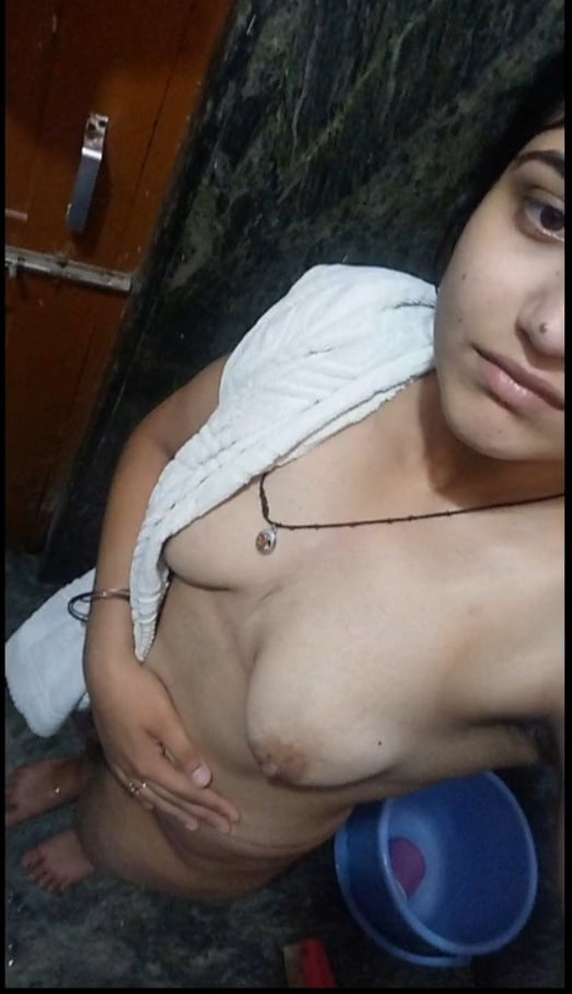 Sexy Indian nude girl has revealed her assets 3