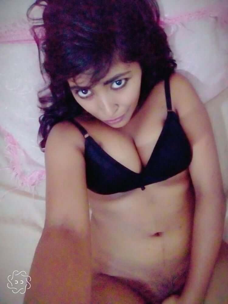 Sexy Indian nude pics of Indian girl 1
