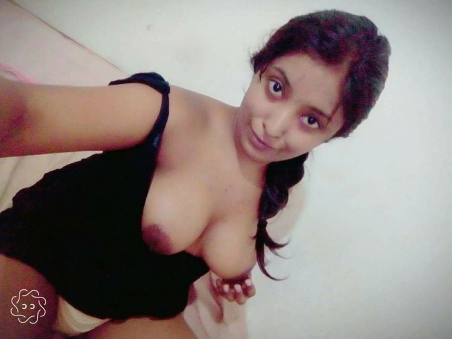 Sexy Indian wife nude pics 4