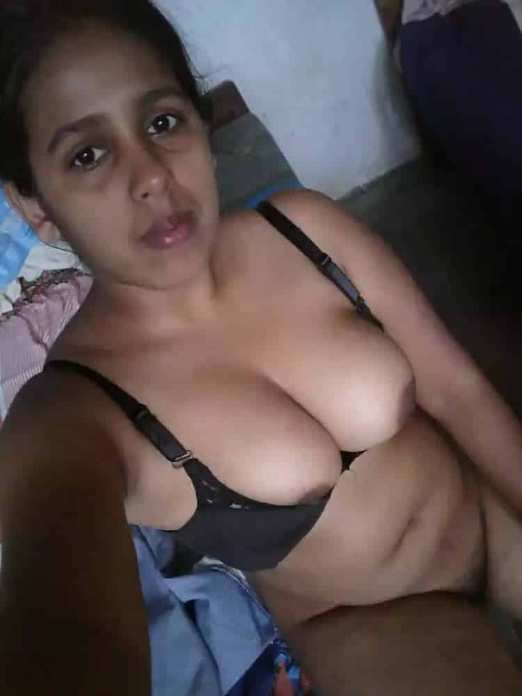 Sexy Indian wife pics for the first time in FSI 3