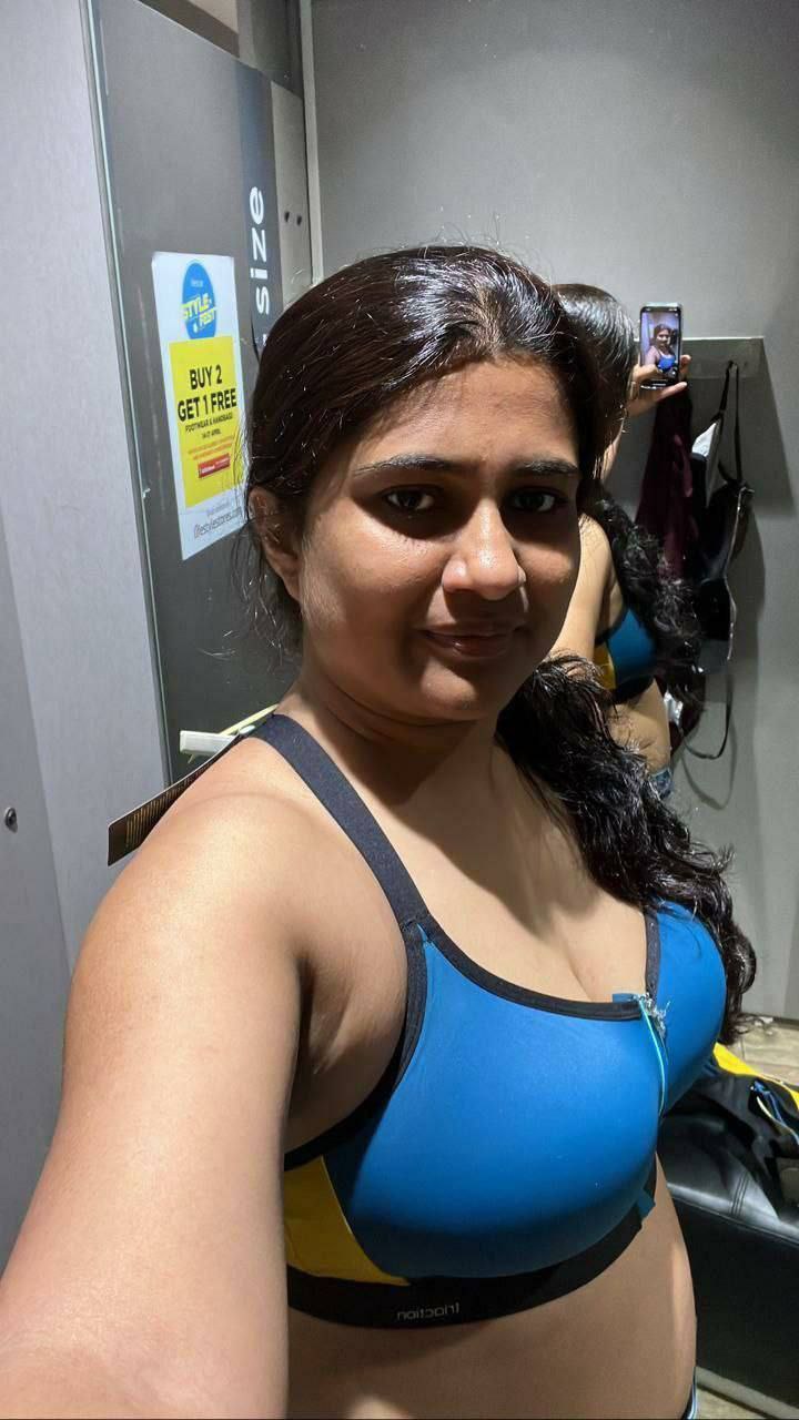Sexy married Indian bhabhi trying bra in trial room 3