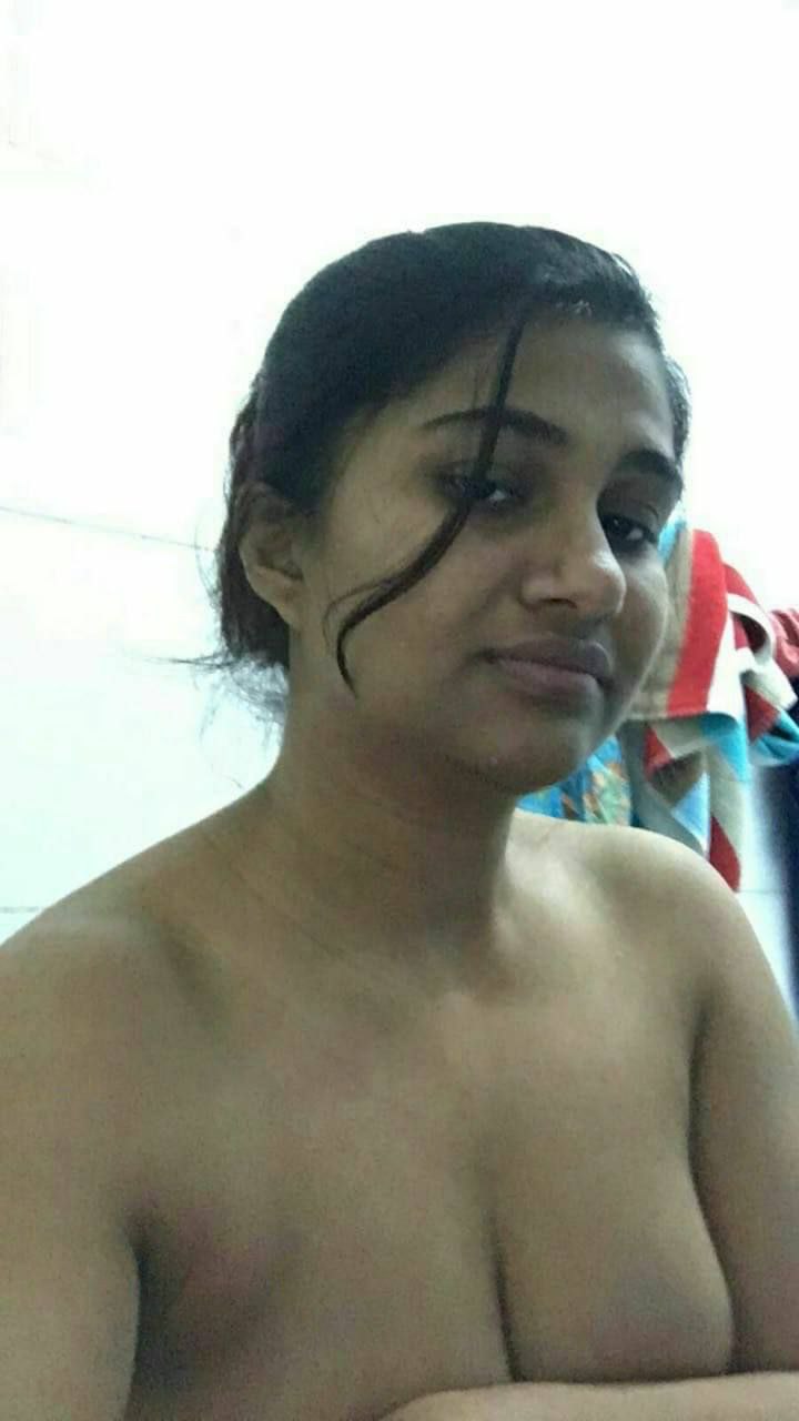 Sexy married Indian bhabhi trying bra in trial room 5