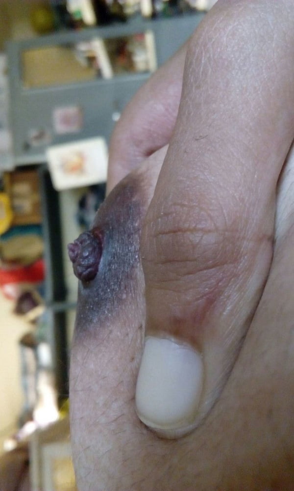 Sexy skinny Indian girl nude selfie pics 2
