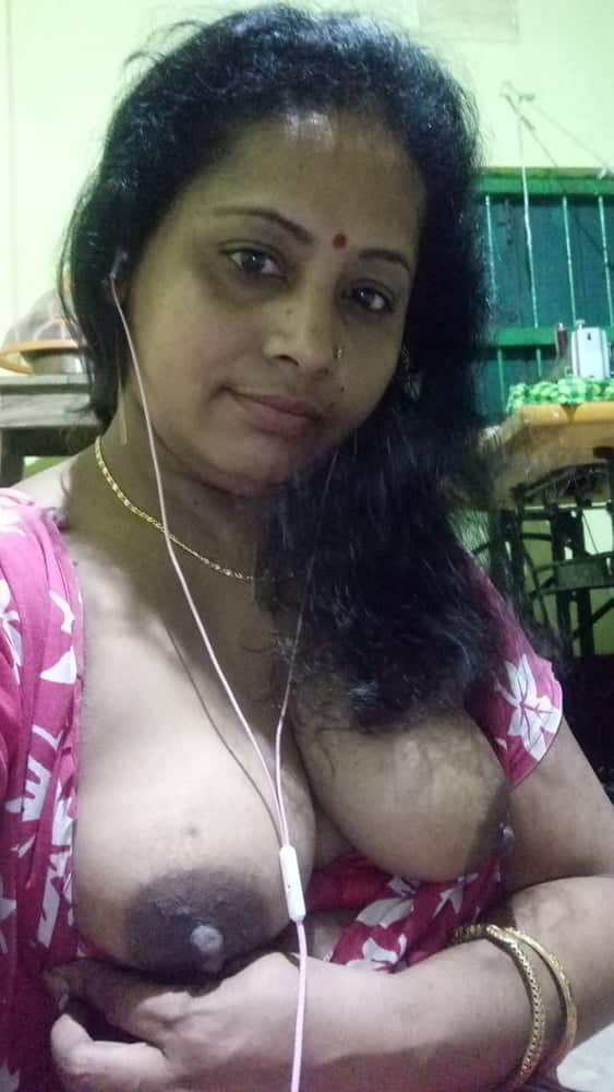 Sexy south Indian Bhabhi nude pics 2