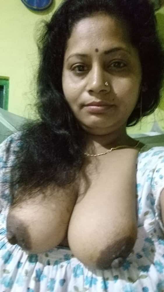 Sexy south Indian Bhabhi nude pics 3