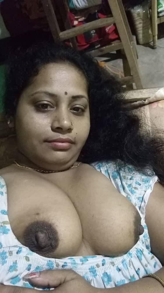 Sexy south Indian Bhabhi nude pics 6