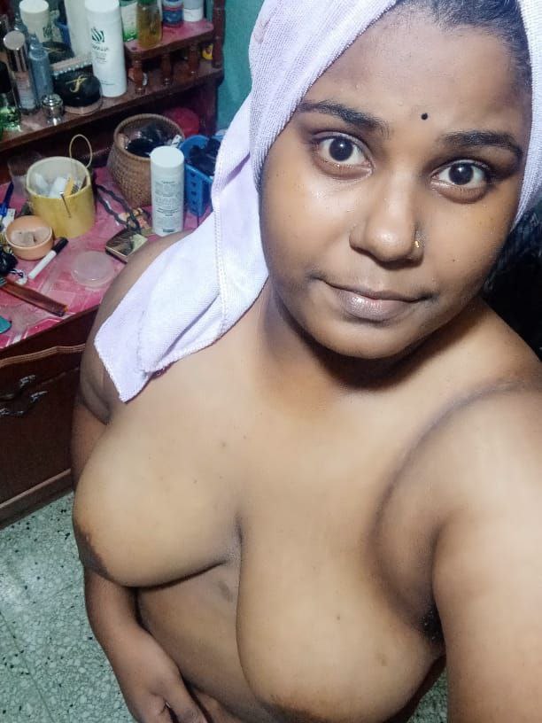 Sexy Tamil girl leaked photos 4