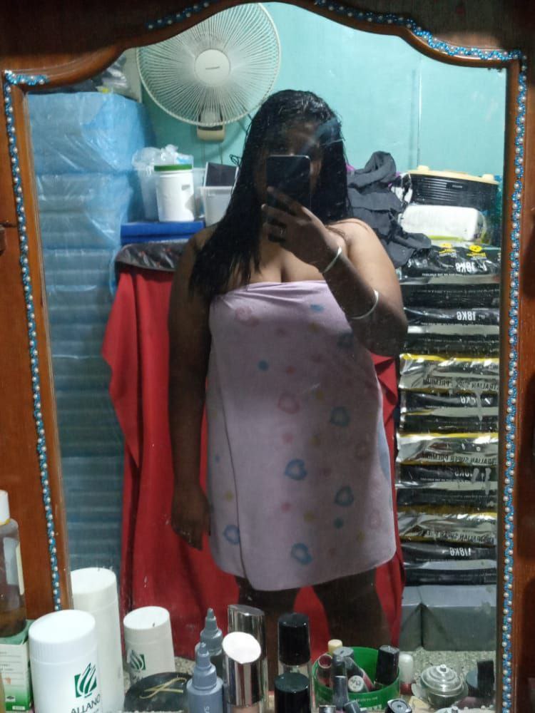 Sexy Tamil girl leaked photos 6