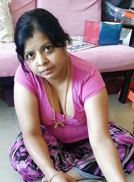 Sexy Tamil wife nude sex pics 11