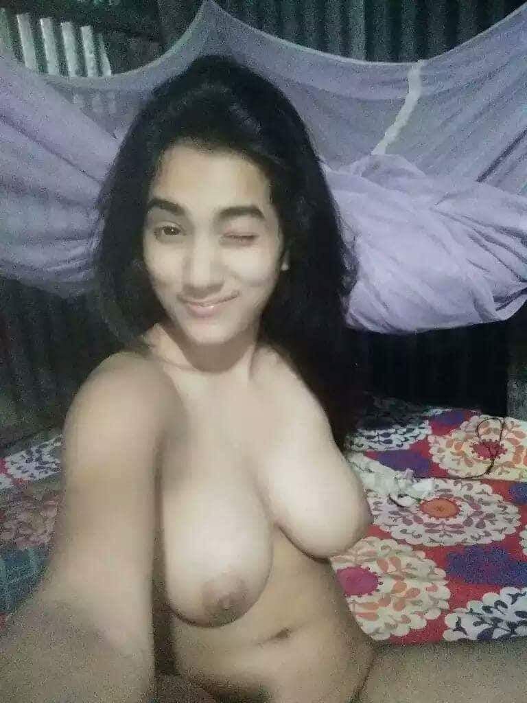 Sexy village girl pics exposed on the net by her lover 15