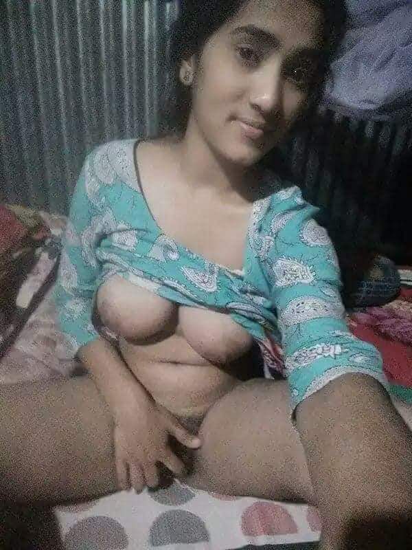 Sexy village girl pics exposed on the net by her lover 3