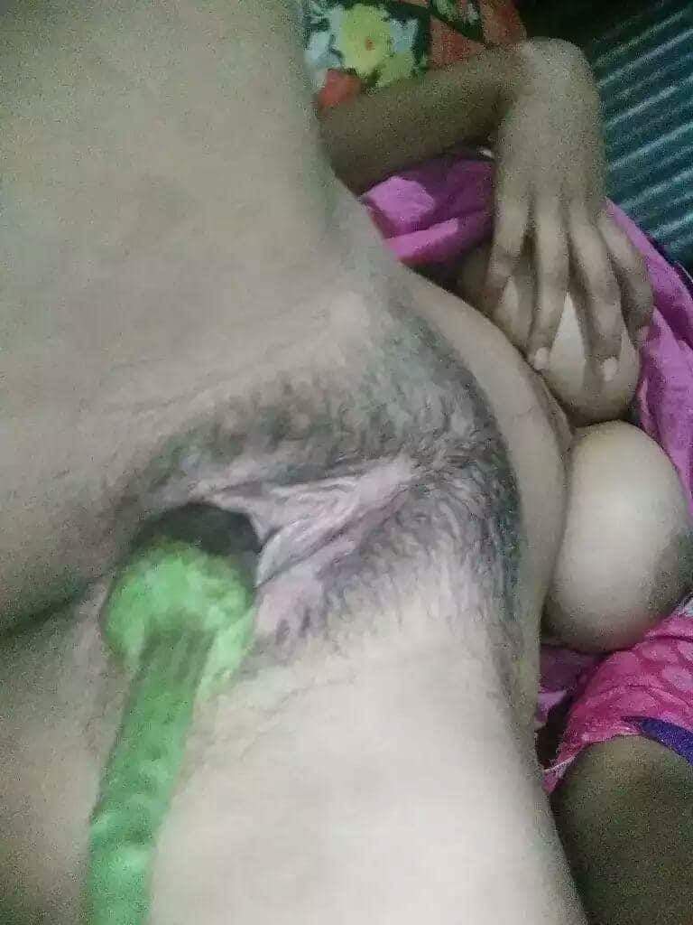 Sexy village girl pics exposed on the net by her lover 8