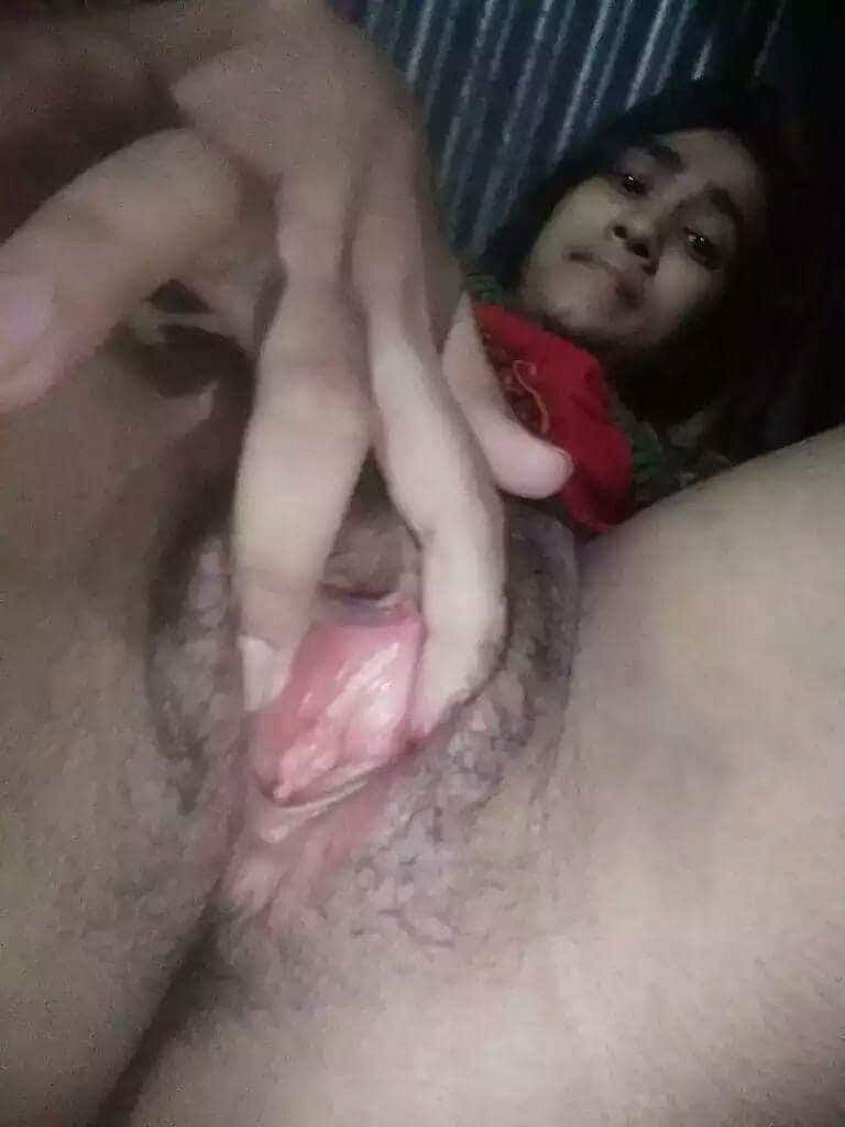 Sexy village girl pics exposed on the net by her lover 9