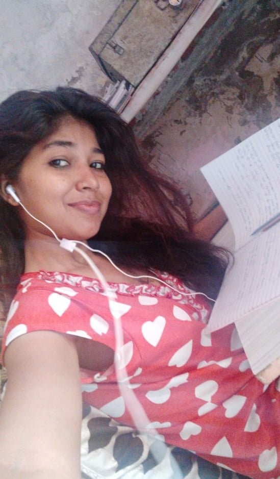 Sharp boobs nude Indian girl selfie pics 2
