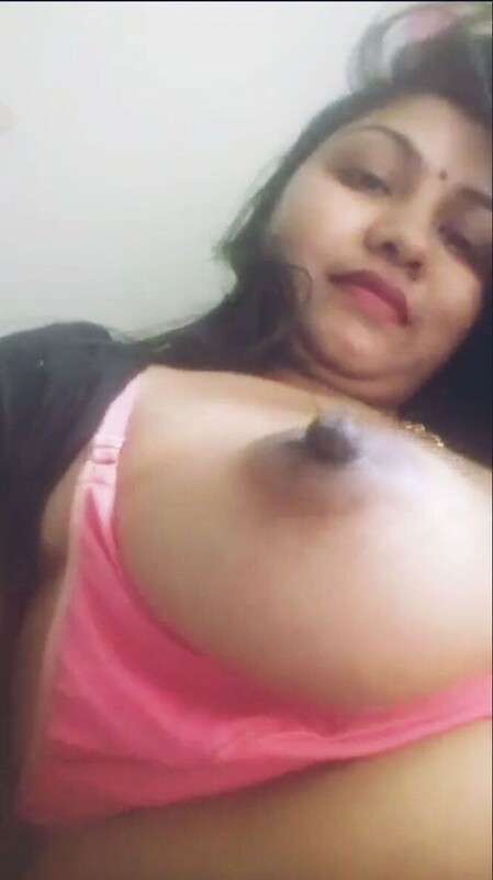 Sharp nipples bhabhi showing boobs in selfies 4